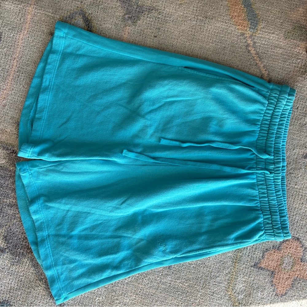 NUX Vibrant Blue Bermuda Shorts (Extra Small)